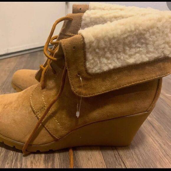 Sz 9 nautica tan nubuck suede lace up wedge heel booties/ankle boots flip down - Picture 4 of 6